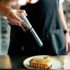 Młynek grawitacyjny do soli lub pieprzu / czarny - SOHO (8876) - zdjęcie