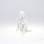 Figurka porcelanowa - ZAMYŚLONA 0001 - zdjęcie