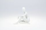 Figurka porcelanowa - ZAMYŚLONA 0001